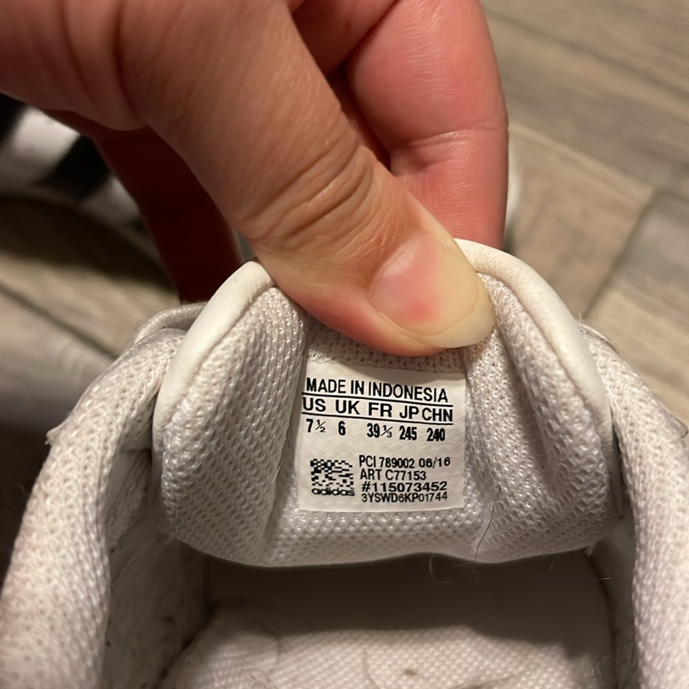 Adidas Superstar - Picture 3 of 4